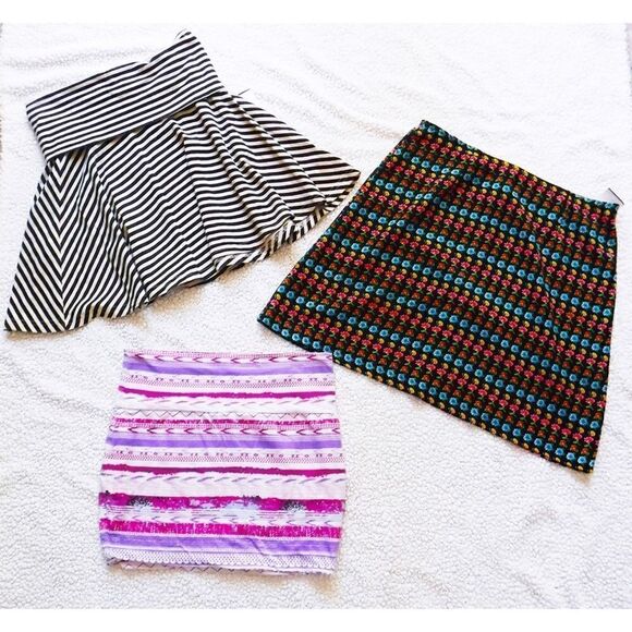 3 mini skirts bundle - Express, American Apparel - Picture 1 of 2